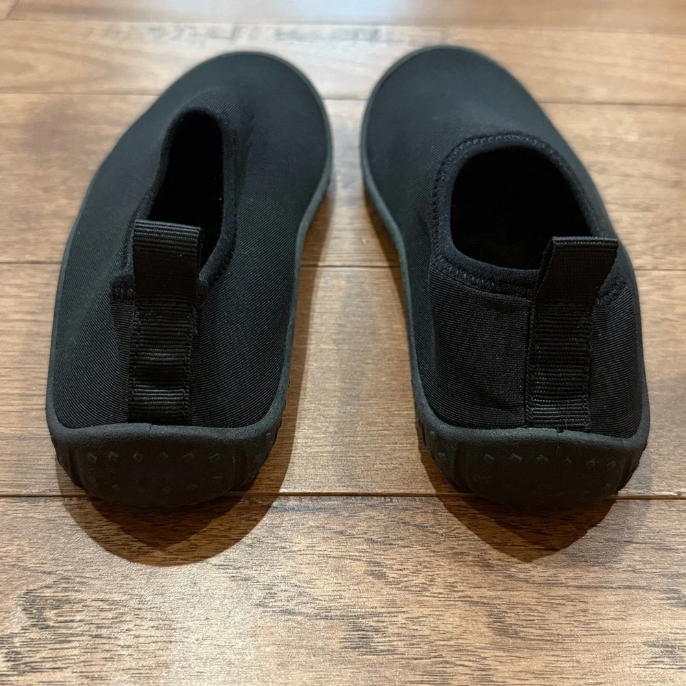 Cat & Jack Kids Girls Grover Black Slip On Water Shoes - Size S (13/1)
